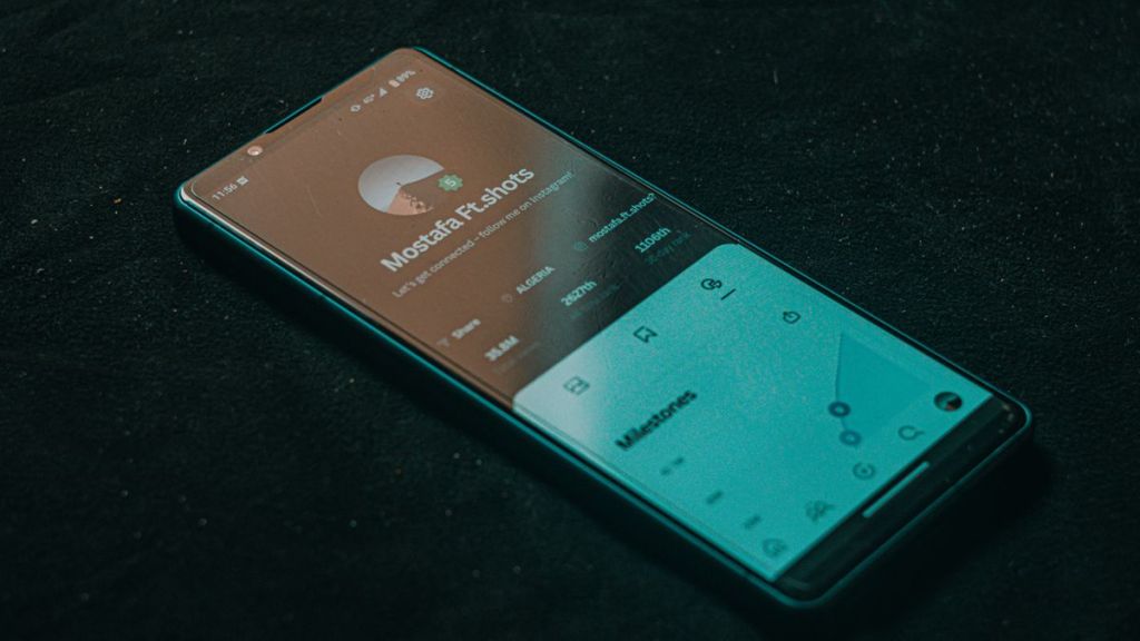 스마트폰 AI 앱 화면으로 Gemini Omni와 Spark 에이전트 경험을 보여주는 대표 이미지